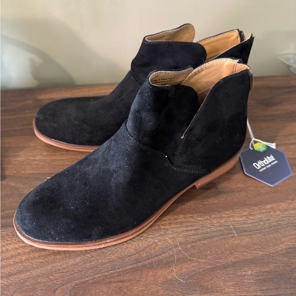 Sonoma Shoes - Sonoma Black Chukka Boots with Tan Sole